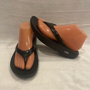 Oofos Original Recovery Sandals Flip Flops FlipFlops Black Size 8 Women EUC
